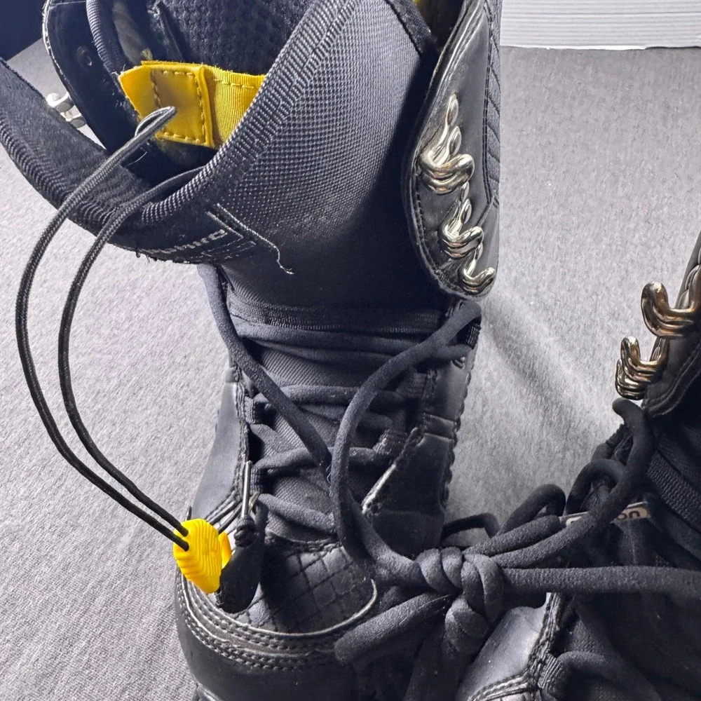 Burton Sapphire Snowboard Boots Womens 8 Black Studded Quilted Lace Up 25 JPN‎